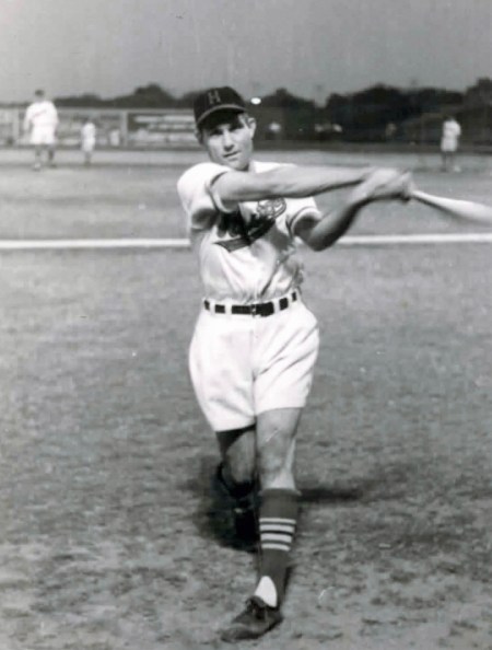 Jerry Witte in Shorts