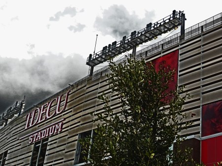 "HURRICANE HURRY" AND LIMITED FUNDS ARE RESPONSIBLE FOR THE ABSENCE OF A "STRONG FINISH" LOOK.