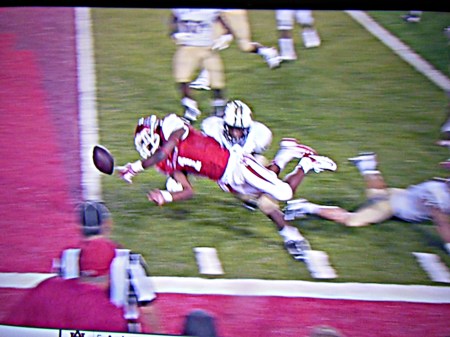 GREG WARD, JR OF UH . CAPS 19 YARD RUN FOR WINNING TD AGAINST CFU WITH 24 SECONDS TO GO, BUT LOSES THE BALL INCHES FROM THE GOAL LINE FOR A TOUCHBACK THAT GIVES THE 17-12 GAME WIN TO CENTRAL FLORIDA.