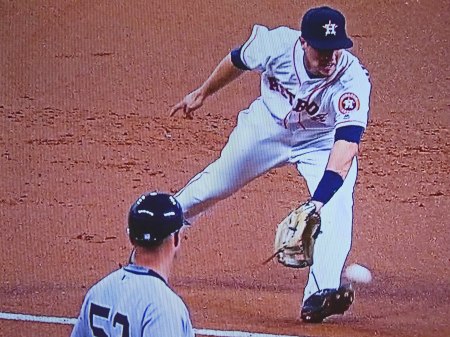 TOP OF 2ND: BREGMAN CROSSES THE LINE TO STOP A HARD SMASH FROM GOING DOWN THE LINE IN HIS HIS FIRST GAME ANYWHERE AT 3B.